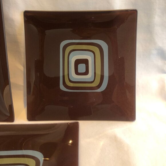 5 piece Torre & Tagus Groove Retro Plate Set - Picture 3 of 5